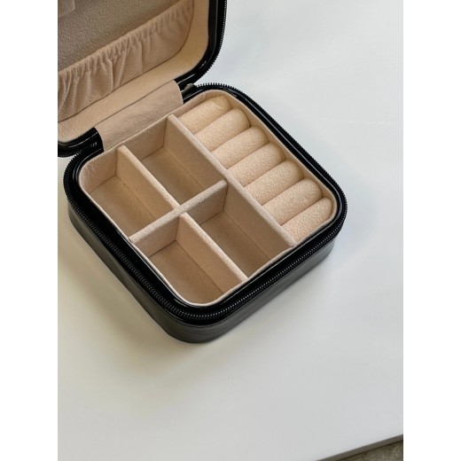 AndCopenhagenEdithsmykkeskrinAllBlack-32