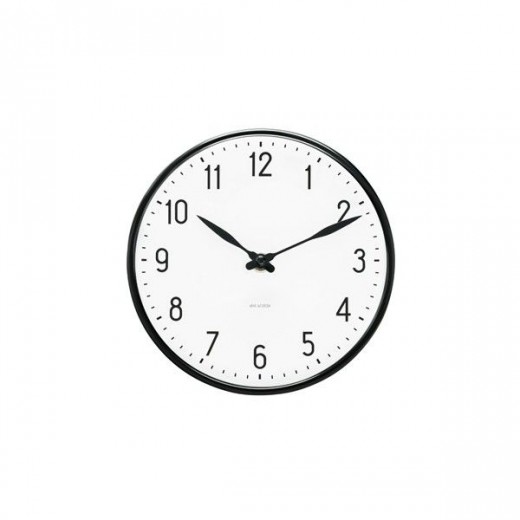 ArneJacobsenClocksStationvgursorthvid16-31